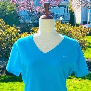 ☀️Nike Short sleeve V-neck T-shirt, Size L, Blue (NWT)